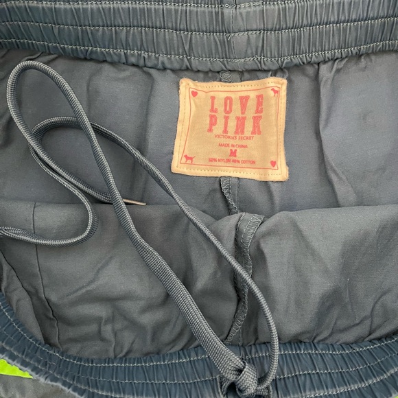 Vintage VS PINK shorts - Picture 4 of 4